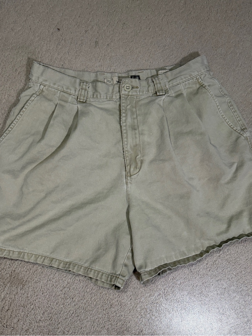 Vintage Gap 5’ Inseam Chino Double Pleated Shorts Preppy Relaxed Fit 30 Tan Y2K